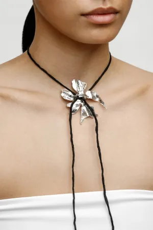 FLOWER CORD NECKLACE