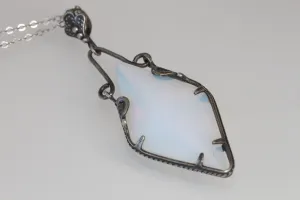 MOONSTONE NECKLACE